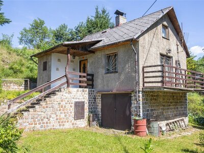 Čelina / Borotice, zděná chata s garáží / suterénem