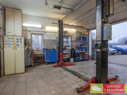 Praha / Kyje, komerční objekt k pronájmu