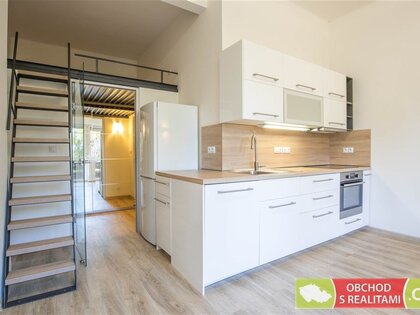 Praha 6 / Střešovice, byt 2+KK, balkon, terasa