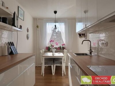 Praha / Háje, vybavený byt 3+1 s lodžií a sklepem