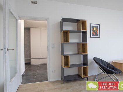 Praha / Strašnice, nový byt 2+KK s balkonem a garážovým stáním