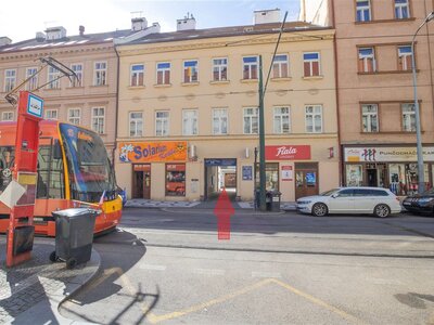 Praha Karlín, garáž k pronájmu