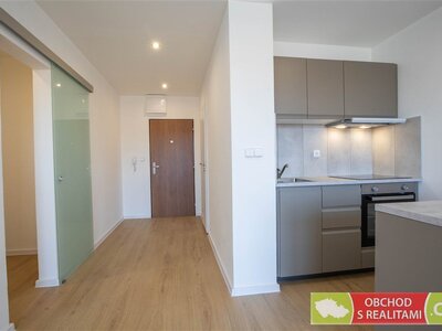 Praha 12  Modřany, byt 2+KK / komora