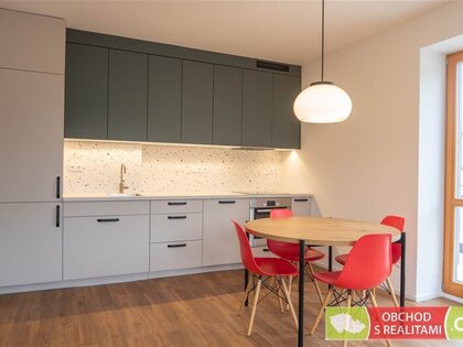 Radotín, 3+kk s terasou, balkónem, sklepem a parkovacím stáním